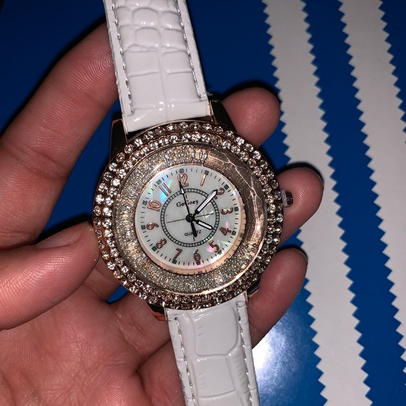 Quartz Watch - Picture 2 of 2